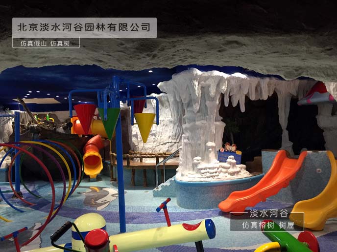 崇禮萬(wàn)龍滑雪場(chǎng)萬(wàn)龍酒店制作仿真假山室內(nèi)水上游樂(lè)園