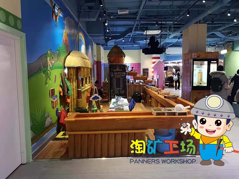 新式第三代淘礦小鎮(zhèn)設(shè)備已經(jīng)由北京淘礦工場(chǎng)專業(yè)制作成功