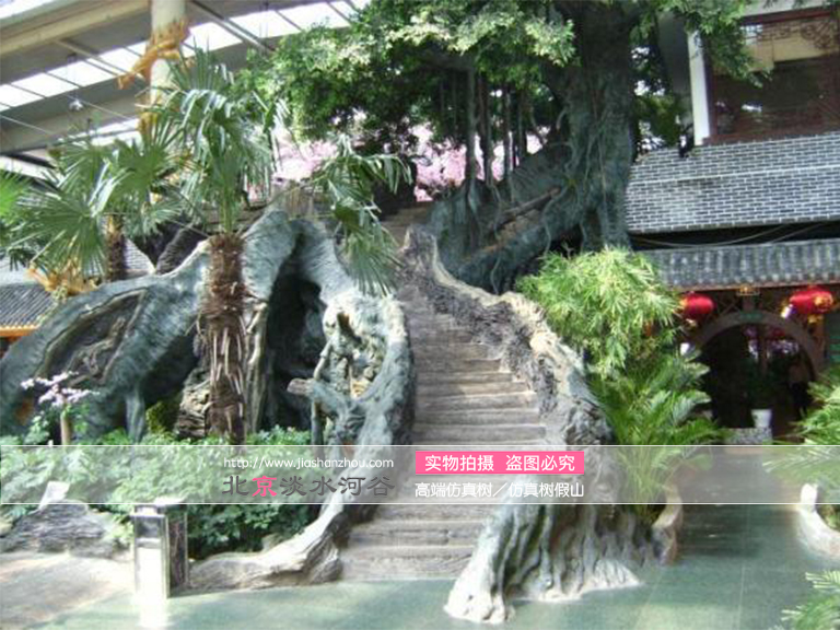 仿真樹作為城市環(huán)境美化的一部分被應(yīng)用在各大廣場和商業(yè)等公用場所