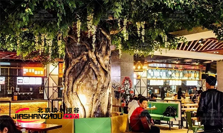 除了消除工作環(huán)境中的過敏外仿真樹還可以長期經(jīng)受時(shí)間的考驗(yàn)