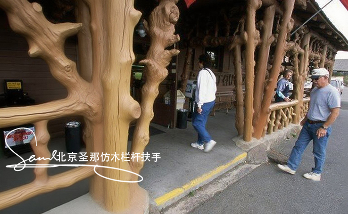 jimeng-2025-06-25-4459-正在施工制作的旅游區(qū)樓梯室外安全圍欄設計制作過程，美工正在施工制作，先用鋼筋焊接....jpeg